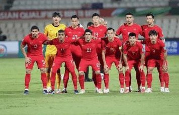 结合2名日本中卫的特点，我觉得今晚谢晋大可能是中国队的奇兵。